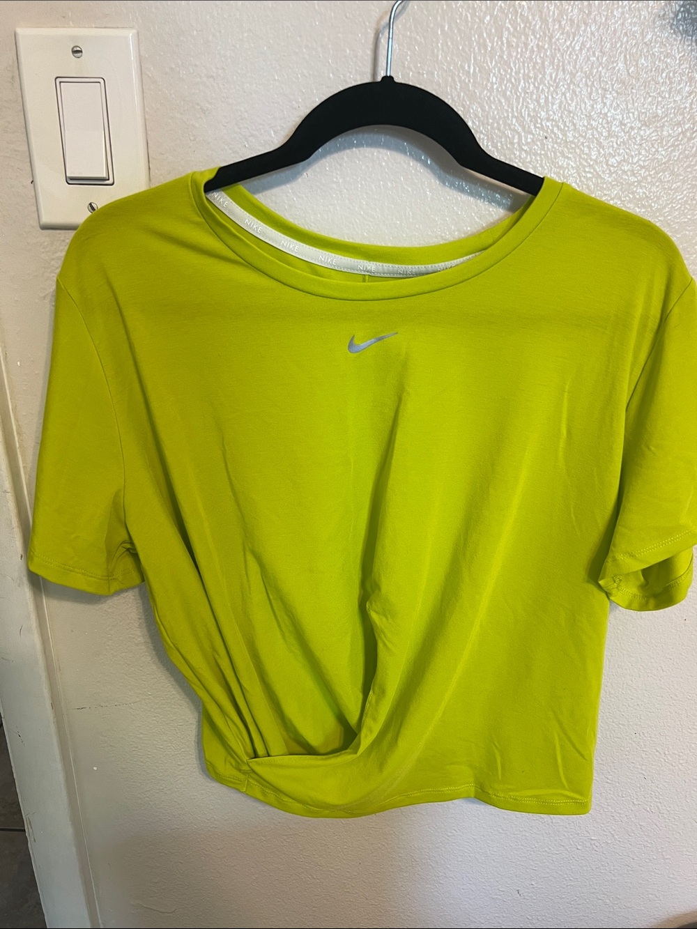 Nike Women’s Lime Green crop Short-Sleeve Performance Top